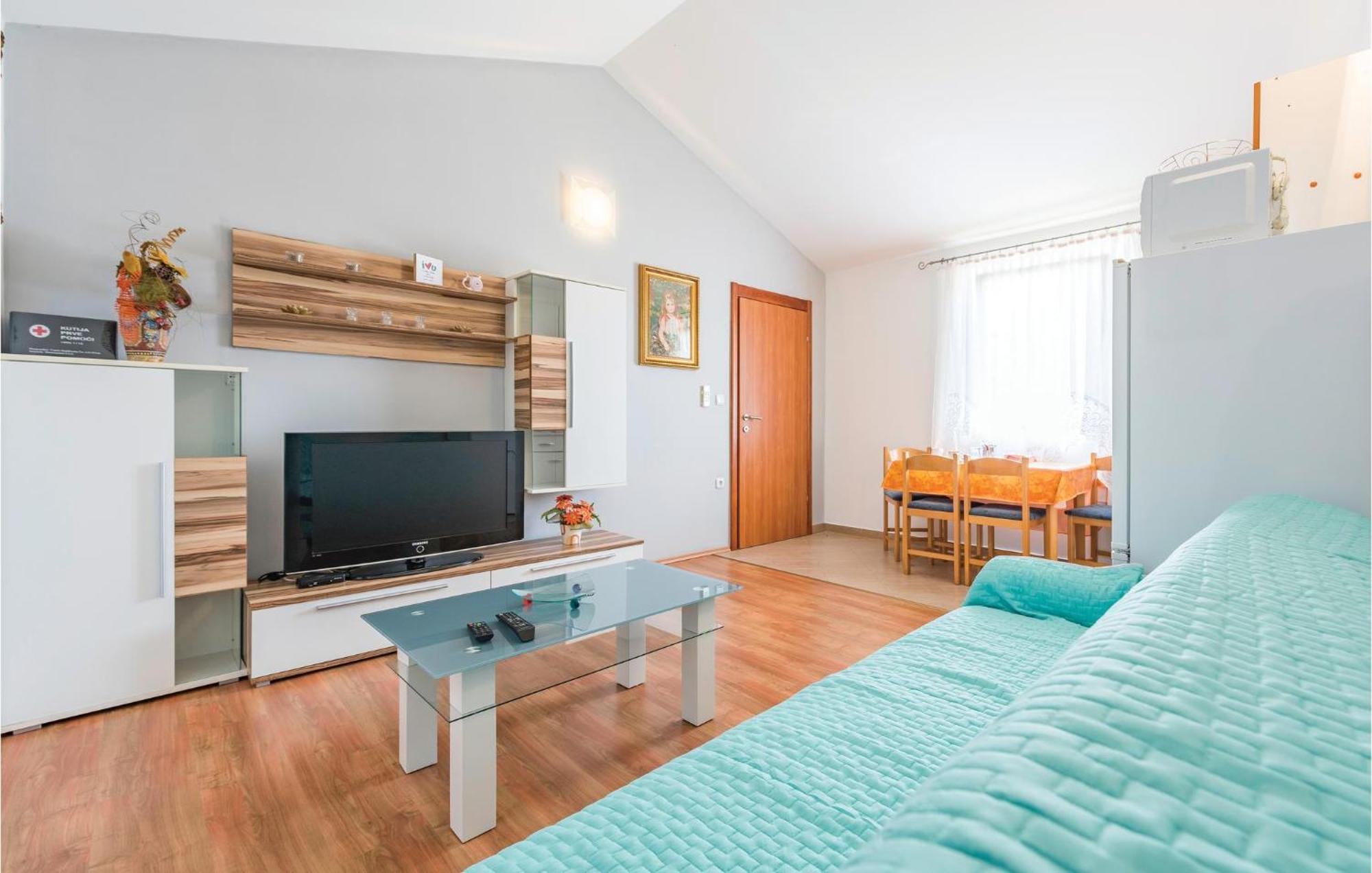 Awesome Home In Zminj With Wifi Bagian luar foto