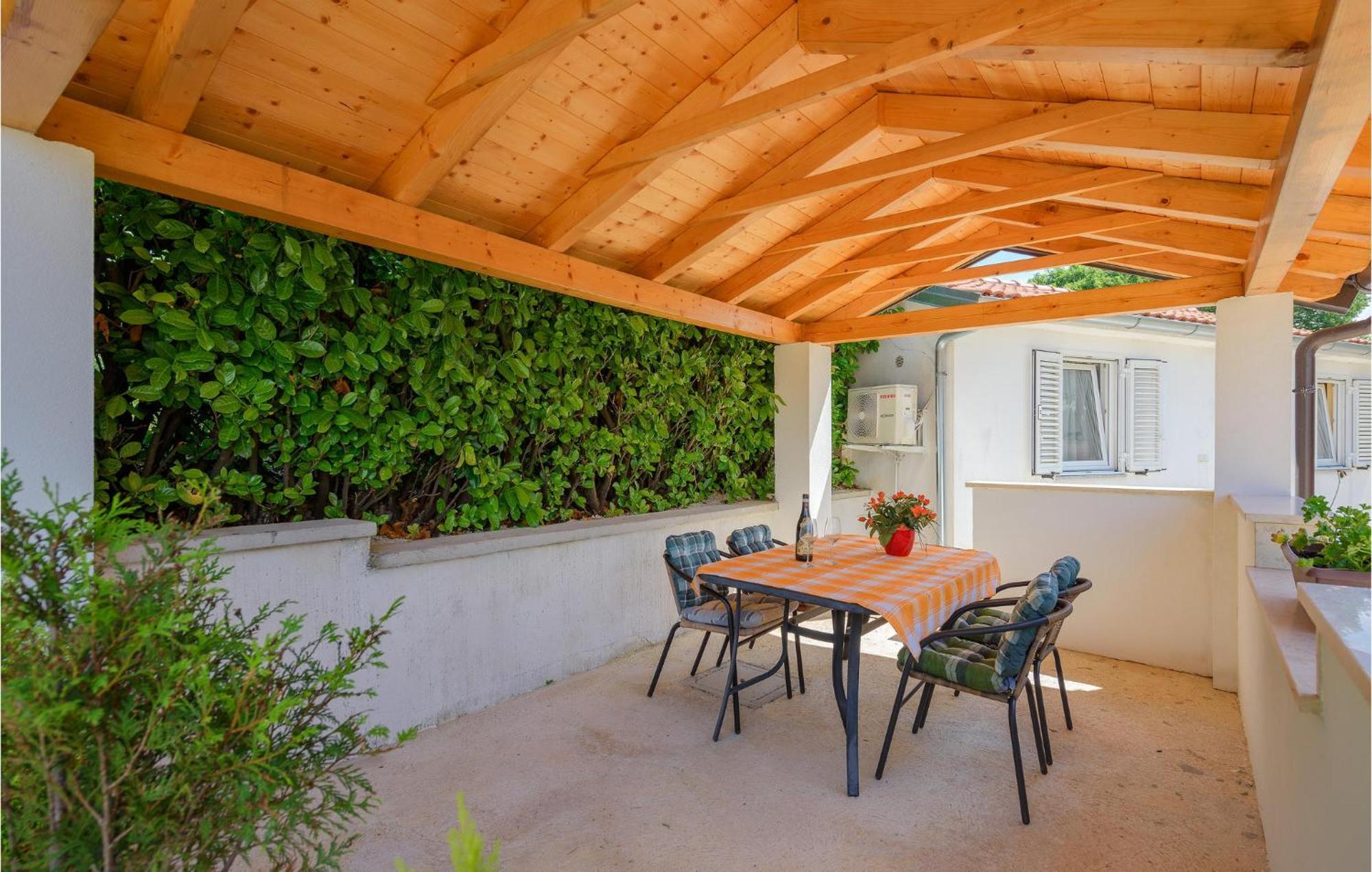 Awesome Home In Zminj With Wifi Bagian luar foto
