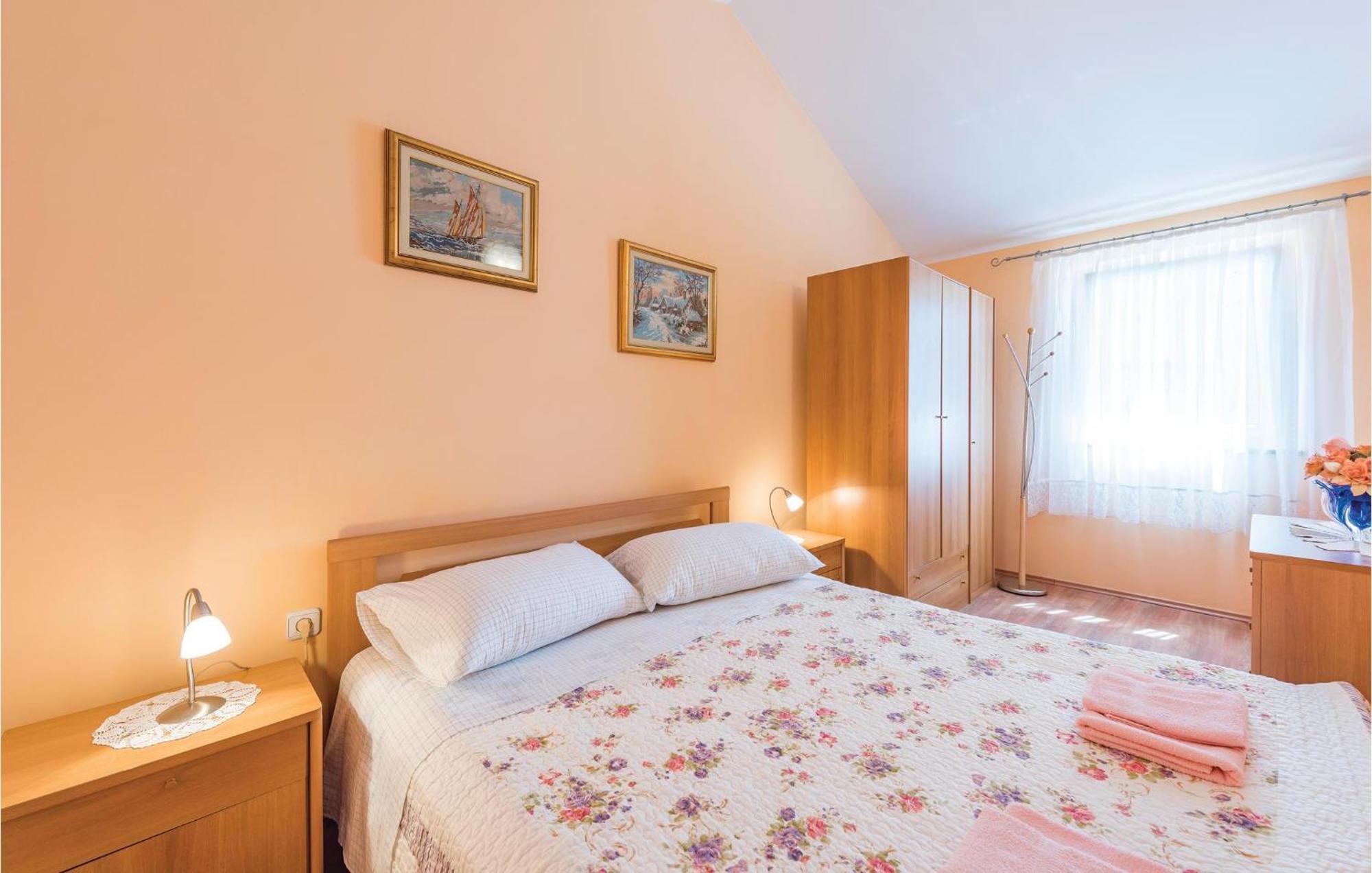 Awesome Home In Zminj With Wifi Bagian luar foto