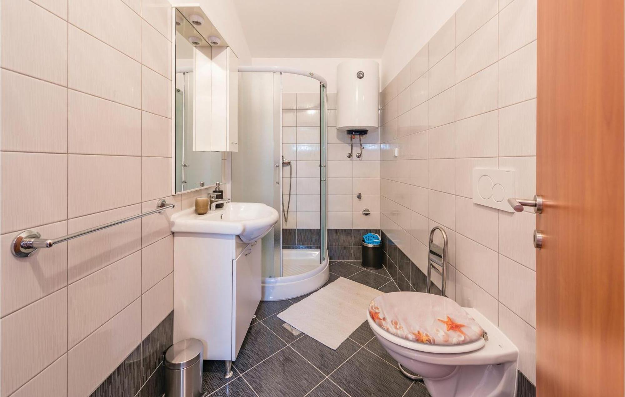 Awesome Home In Zminj With Wifi Bagian luar foto