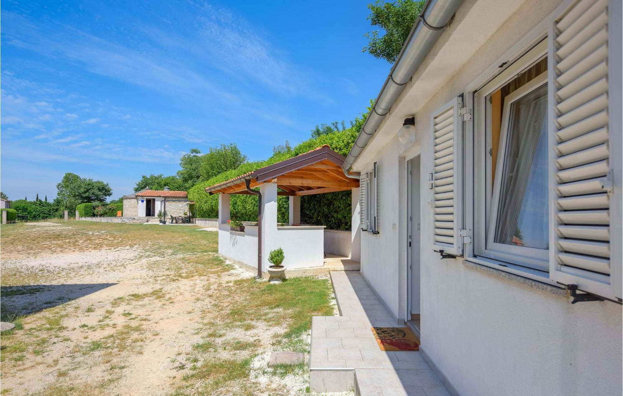Awesome Home In Zminj With Wifi Bagian luar foto