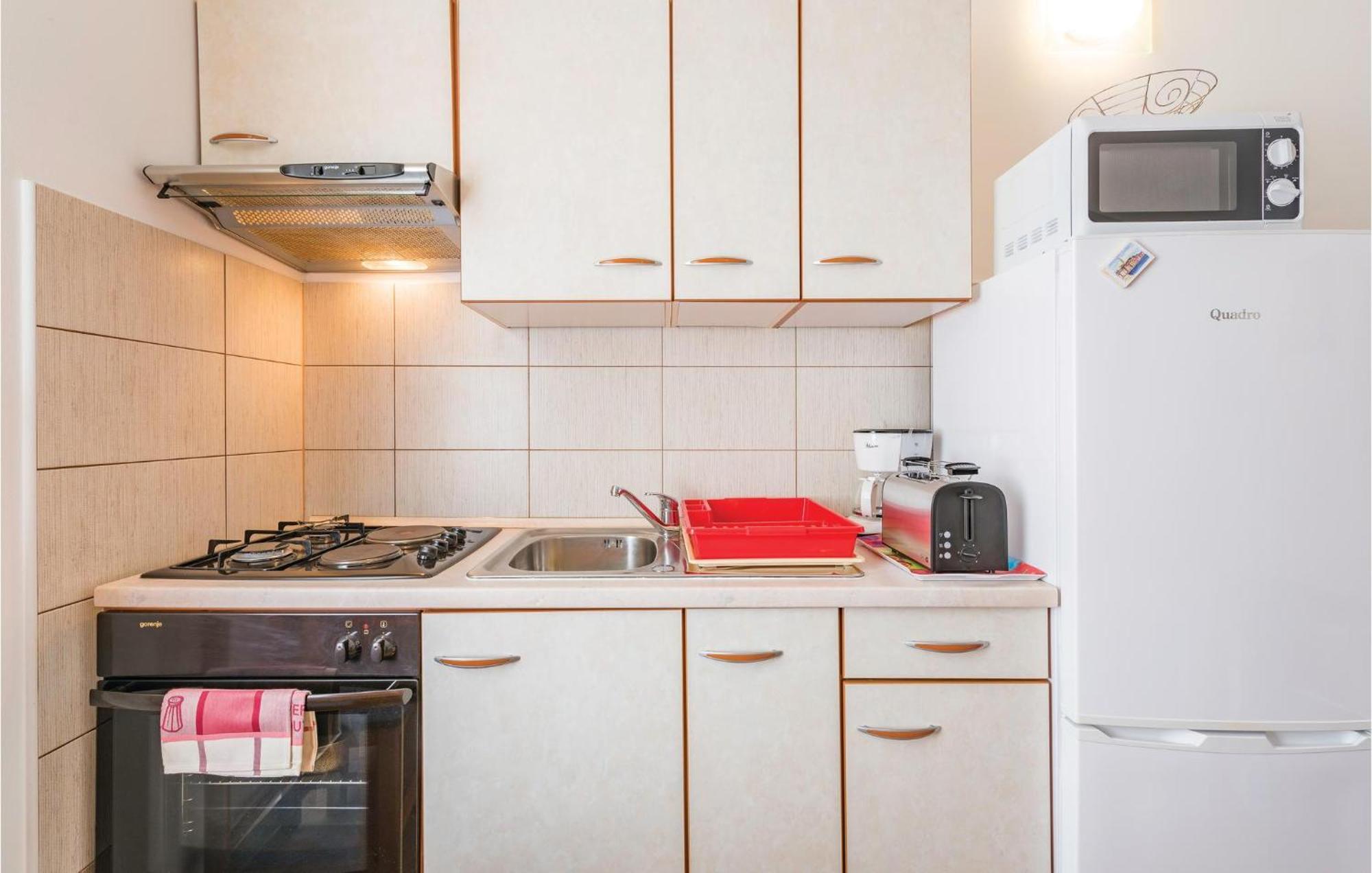 Awesome Home In Zminj With Wifi Bagian luar foto